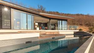 6352596134fe0-steven-guigoz-terrasse-maison-individuelle-maison-passive-ecologique-exterieur-maison-de-ville-maison-de-campagne-piscine-construction-neuve.jpeg